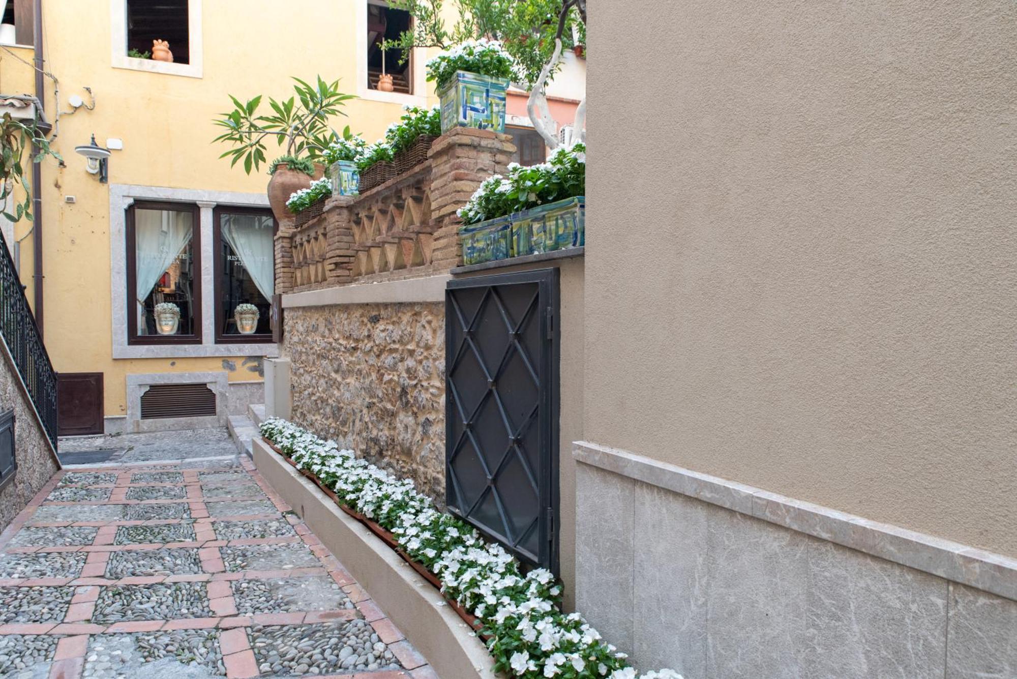 Villa D'Orville Luxury Suites Taormina Zewnętrze zdjęcie